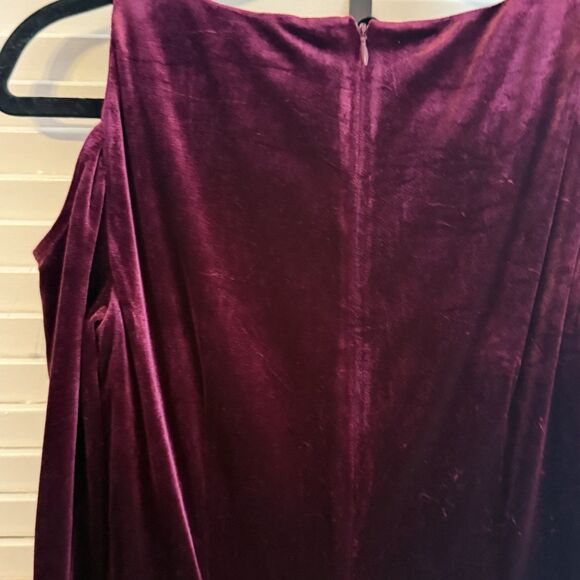 White House Black Market Long Velvet Dress Burgundy Holiday Gown Cold Shoulder S - Picture 11 of 13